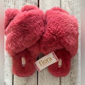 Fuzzy Cross Band Flip Flop Slipper - NWT